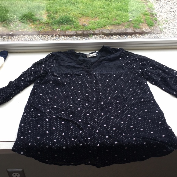 Three quarter length sleeve blouse size medium - Picture 1 of 2